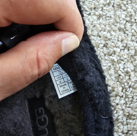 Ugg Plushy Slippers - Picture 6 of 7